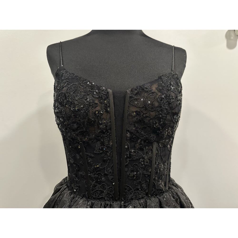 Jovani Embroidered Tiered Ballgown with Slit in black Sz 6 NEW - Picture 4 of 8